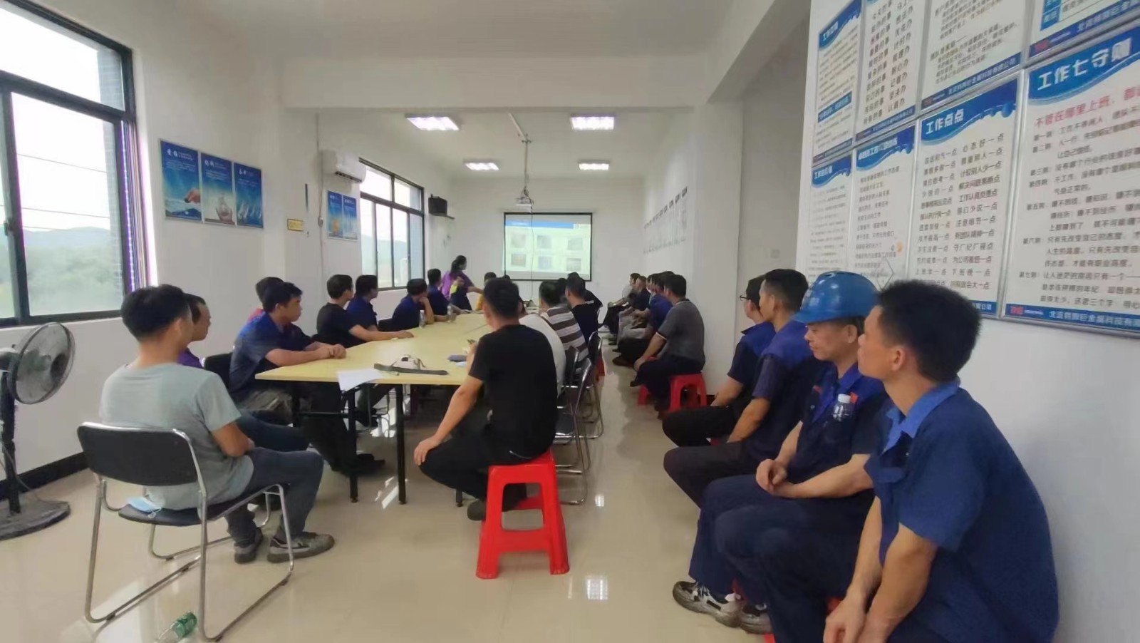 广西珩祥助力特姆巨科技用电安全知识培训